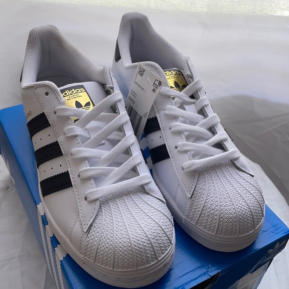 Adidas Superstar J - Picture 1 of 8